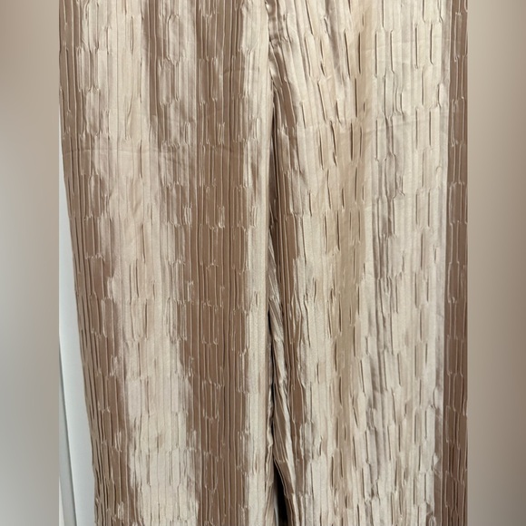 PrettyLittlething Oatmeal Plisse wide leg pants size 2 Dressy classy evening out - Picture 6 of 10